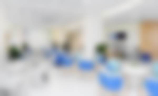 北京爱尔英智眼科医院李静做手术靠谱吗？屈光/白内障亲自主刀，拒绝“只面诊不操刀”，透明预约流程+真实口碑大起底