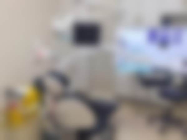 王燕岭做牙齿种植收费多少？2026年石家庄植美贝臣口腔价格表：韩国种4000起，瑞士ITI约9000元起